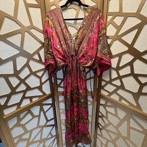 NWT White Waves Floral Kimono Dress with Pink and Yellow Accents - S/M